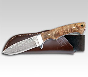 Hunting knife with Damascus steel blade